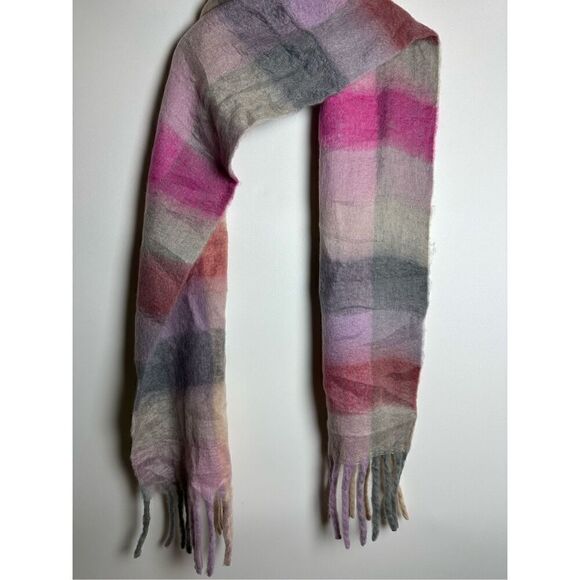 Pink plaid oversized scarf - Picture 2 of 6